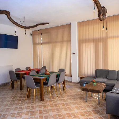 Vendégház Legeto 4*